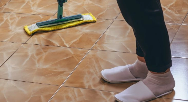 7 Cara Membuat Lantai Mengkilap Setiap Hari